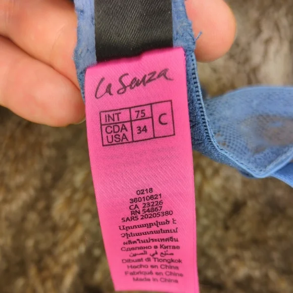 Lace Underwire Bra in Blue - Picture 5 of 5